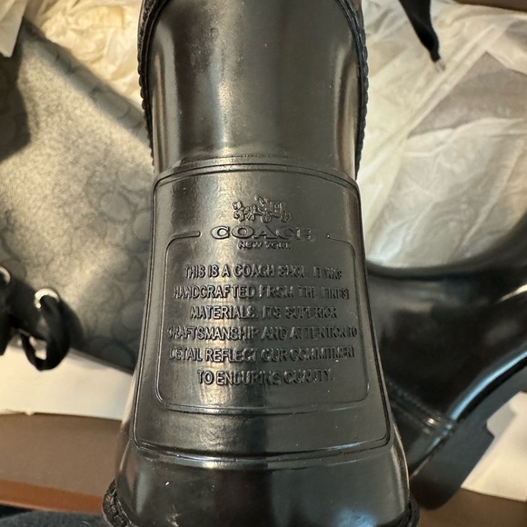 Tall Coach rain boots only worn a few times pretty new comes with original box - Picture 4 of 6